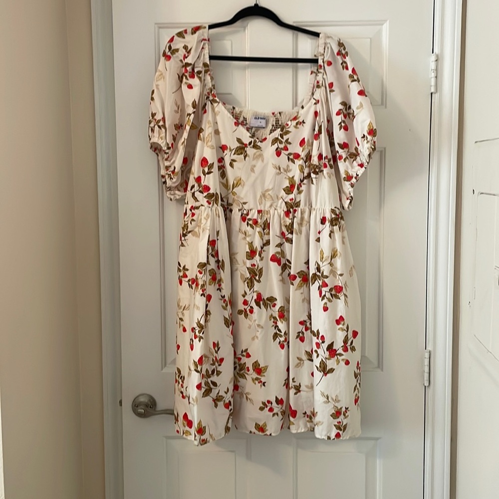 Old Navy plus strawberry dress